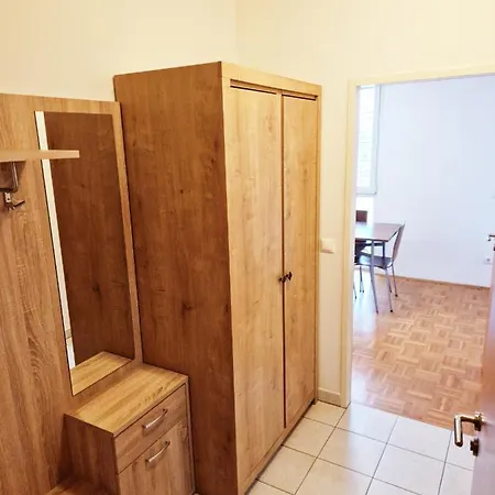 Apartman And Perunika *