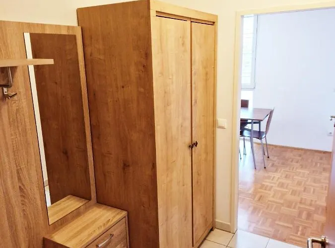 Apartma And Perunika *