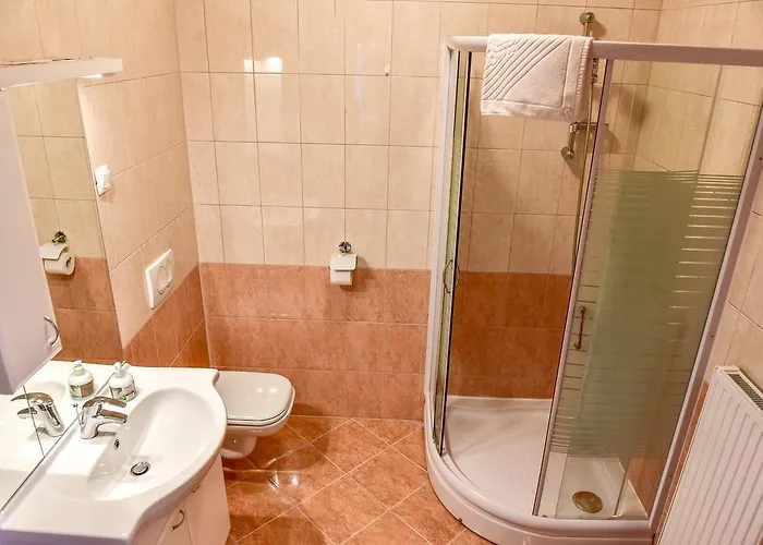 And Perunika Moravske Toplice